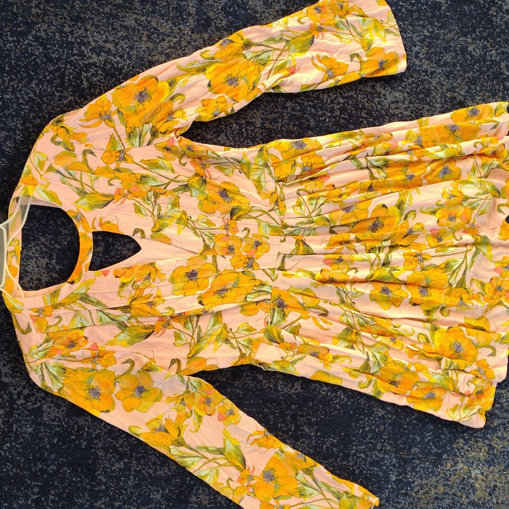 FREE PEOPLE FLOWY BELL SLEEVE DRESS WITH V CUT-OUTS FRONT & BACK WOMEN'S Size 8 - Picture 8 of 11